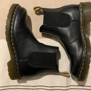 Dr. Martens Chelsea boot like new